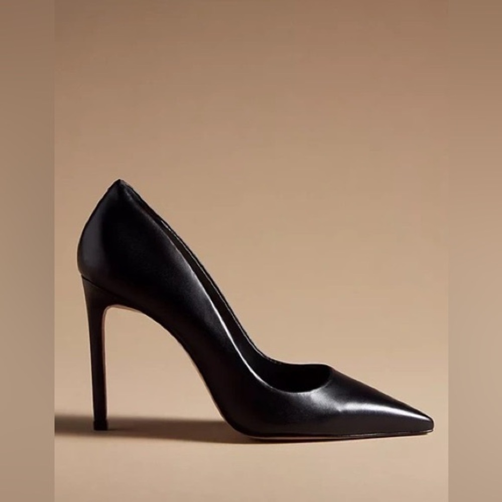 Blogger Fav NWOB Schutz Lou Nappa Black Leather Pointed Toe Pumps